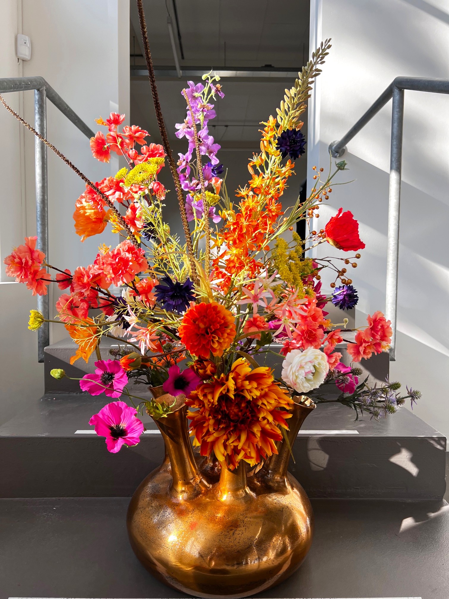 Zijdenbloemen boeket Coco voor in de toetervaas 7 mouth Zijdenbloemen boeket Coco voor in de toetervaas 7 mouth